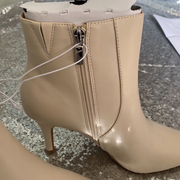 A New Day Women’s Off White Char Heeled Dress Boots Size 8 - Picture 5 of 12